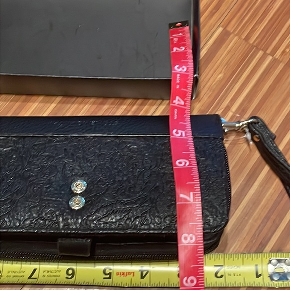 NWT leather wristlet - Picture 11 of 14